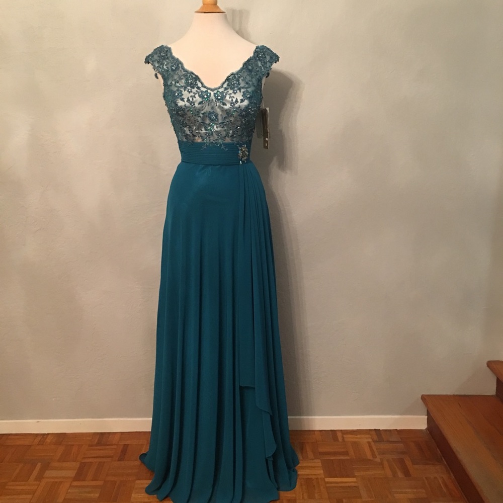 Elegant formal gown by Aspeed Sz M, color Teal